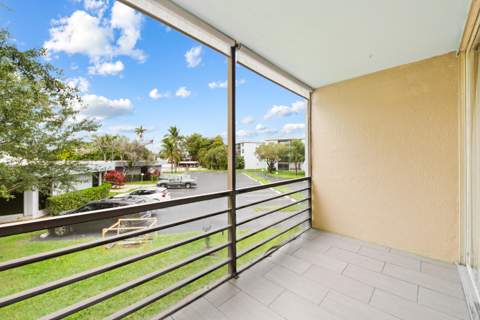 113 Royal Park Drive #2h, Oakland Park FL - photo 24 of 40