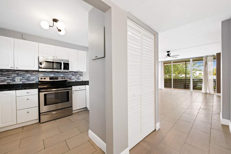 2 bedroom Condominium at 113 Royal Park Drive #2h, Royal Park Condo, Oakland Park — photo 4