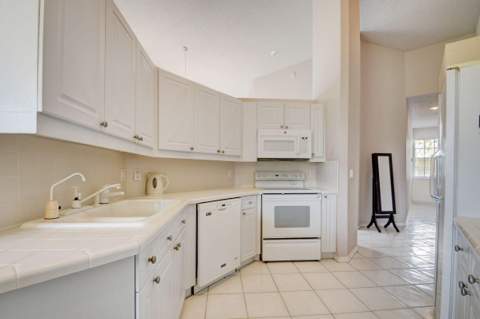 10220 Andover Coach Circle #H2, Lake Worth FL - photo 13 of 79