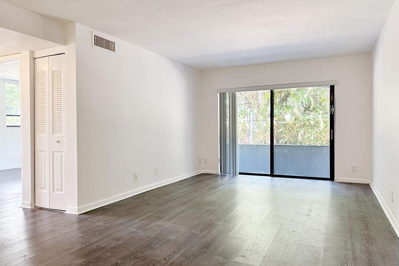 2 bedroom Condominium at 1900 N Congress Avenue #105, Presidential Golfview Condo, West Palm Beach — photo 3