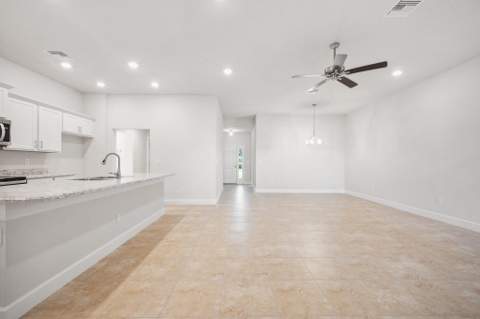 8612 Giovanni Avenue, Fort Pierce FL - photo 7 of 48