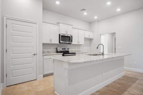 8612 Giovanni Avenue, Fort Pierce FL - photo 8 of 48