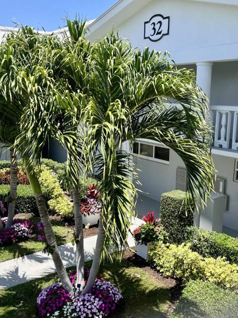 32 Colonial Club Drive #203, Boynton Beach FL - photo 6 of 47