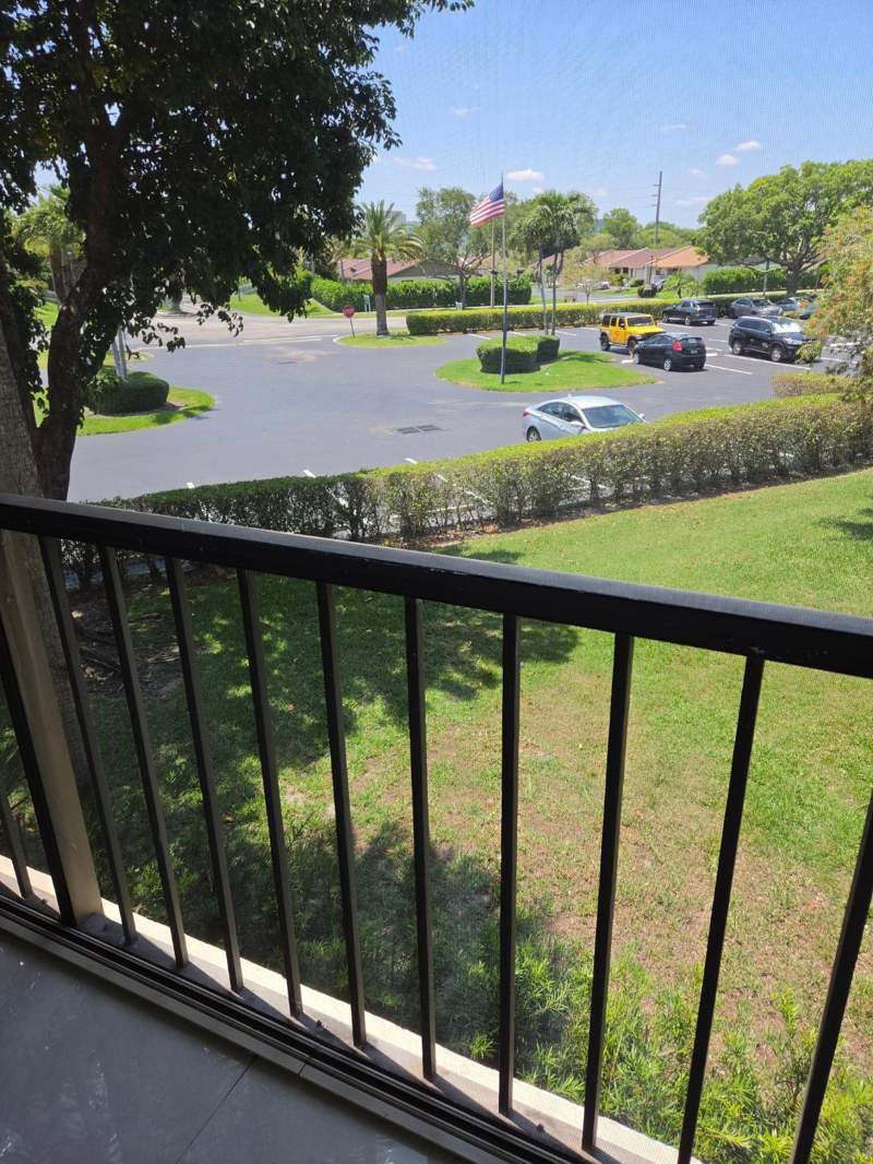 2 bedroom Condominium at 5310 Las Verdes Circle #220, Evergreen Condo, Delray Beach — photo 3