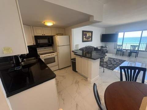 300 Oregon Street #502, Hollywood FL - photo 10 of 16