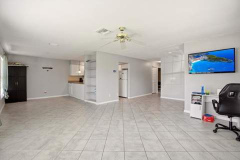 1607 Laurel Leaf Lane #B, Fort Pierce FL - photo 10 of 24