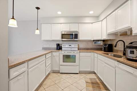 1607 Laurel Leaf Lane #B, Fort Pierce FL - photo 6 of 24
