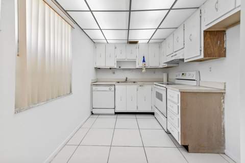 346 Capri #H, Delray Beach FL - photo 6 of 19