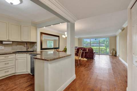 3621 Oaks Clubhouse Drive #101, Pompano Beach FL - photo 9 of 47