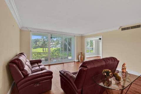 3621 Oaks Clubhouse Drive #101, Pompano Beach FL - photo 15 of 47