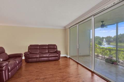 3621 Oaks Clubhouse Drive #101, Pompano Beach FL - photo 17 of 47