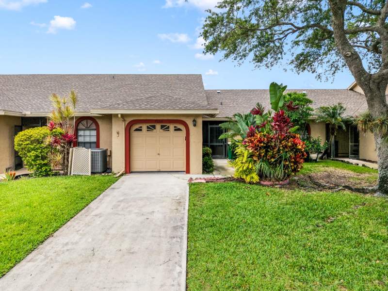 2 bedroom Villa at 9663 NW 76th Street, Springlake II, Tamarac — photo 2