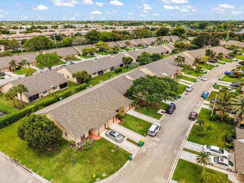 2 bedroom Villa at 9663 NW 76th Street, Springlake II, Tamarac — photo 4