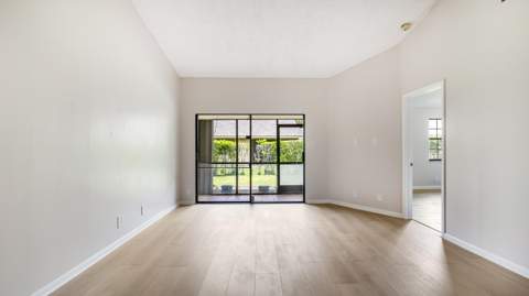 9663 NW 76th Street, Tamarac FL - photo 8 of 29