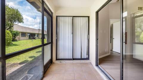 9663 NW 76th Street, Tamarac FL - photo 12 of 29