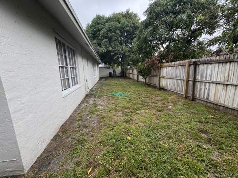 589 Cashiers Drive, West Palm Beach FL - photo 6 of 33