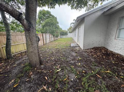 589 Cashiers Drive, West Palm Beach FL - photo 7 of 33