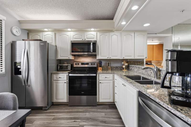 2 bedroom Condominium at 2401 Marina Isle Way ##206, Marina At The Bluffs Condo, Jupiter — photo 5