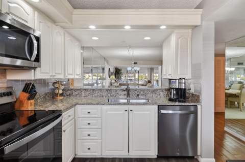2401 Marina Isle Way ##206, Jupiter FL - photo 7 of 19