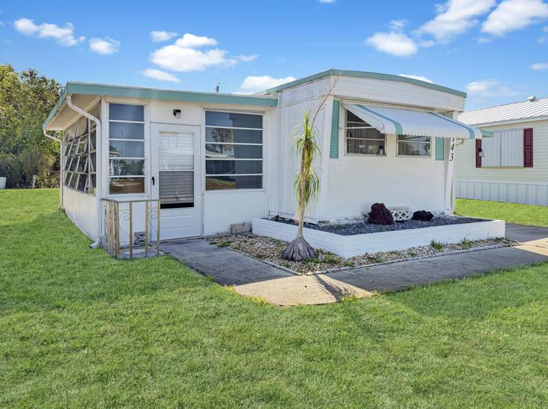 2 bedroom Mobile Home at 143 SE Easy Street, Leisure Village Mobile Hm Pk Unrec Co-Op, Stuart — photo 4