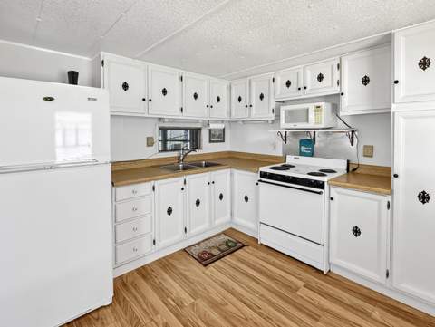 143 SE Easy Street, Stuart FL - photo 8 of 25