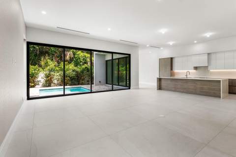 207 SE 5th Street, Delray Beach FL - photo 8 of 48