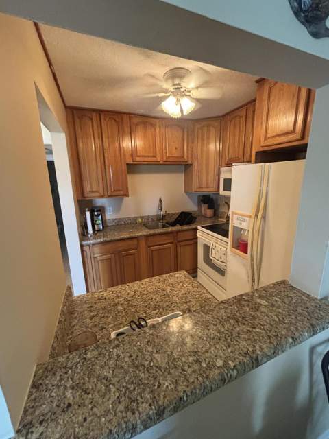 170 Horizons #110, Boynton Beach FL - photo 7 of 22