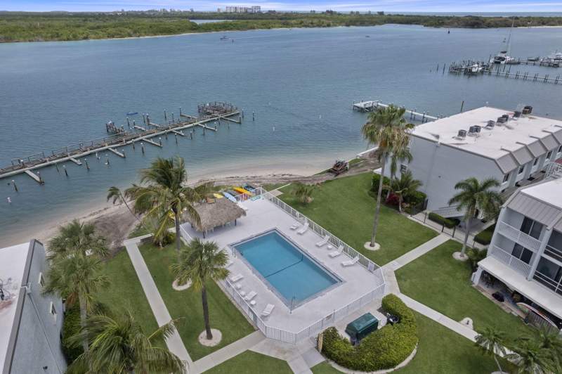 2 bedroom Condominium at 1300 Seaway Drive #B7, La Entrada Del Mar Condominium, Fort Pierce — photo 5
