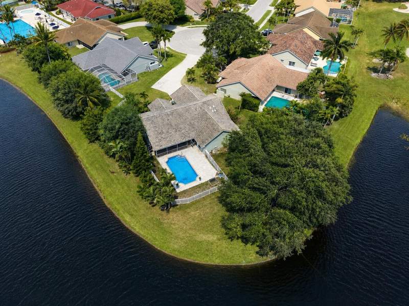 3 bedroom Single Family Residence at 6031 Wedgewood Village Circle, Winston Trails Par 5, Greenacres — photo 2