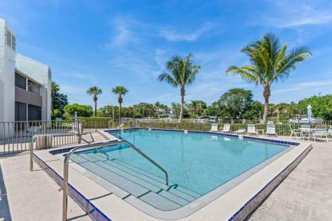 412 Southwind Drive #B2, North Palm Beach FL - photo 6 of 41
