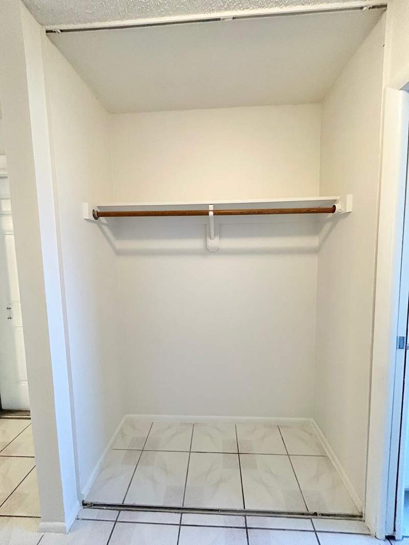 1 bedroom Villa at 2911 Ashley Dr W #J, Cresthaven Villas 7 Condo, West Palm Beach — photo 4