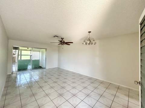 2911 Ashley Dr W #J, West Palm Beach FL - photo 6 of 31