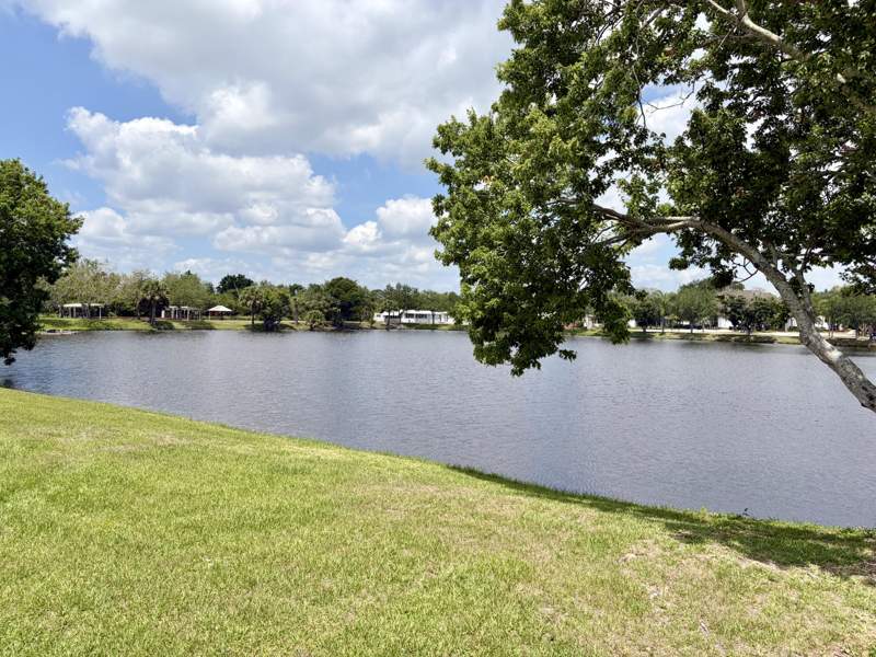2 bedroom Manufactured Home at 3 San Pablo Lane, Spanish Laakes Riverfront, Port St. Lucie — photo 5
