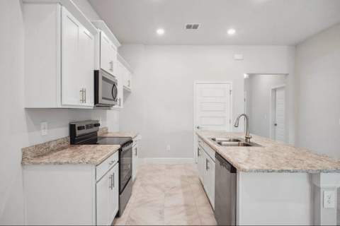 8605 Giovanni Avenue, Fort Pierce FL - photo 8 of 24