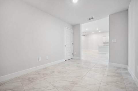 8605 Giovanni Avenue, Fort Pierce FL - photo 12 of 24