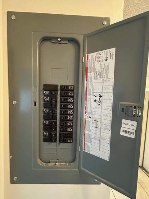 2911 Ashley Dr W #J, West Palm Beach FL - photo 10 of 31