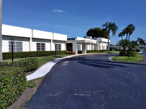 2911 Ashley Dr W #J, West Palm Beach FL - photo 24 of 31