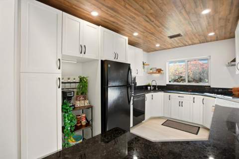 245 N Tradewinds Avenue, Lauderdale-By-The-Sea FL - photo 21 of 51