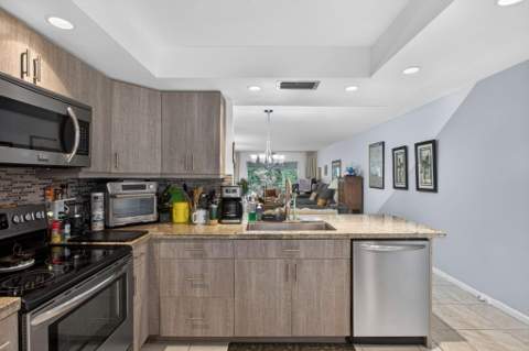 3002 Portofino Isle #E3, Coconut Creek FL - photo 7 of 59