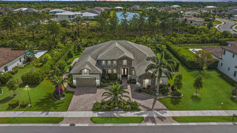 6 bedroom Single Family Residence at 20063 SE Gallberry Drive, Pennock Preserve (Aka Prado), Jupiter — photo 3