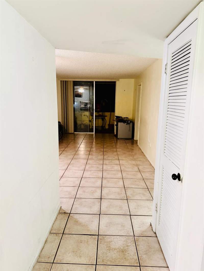 2 bedroom Condominium at 8460 Sunrise Lakes Boulevard #202, Sunrise Lakes 52 Condo, Sunrise — photo 5