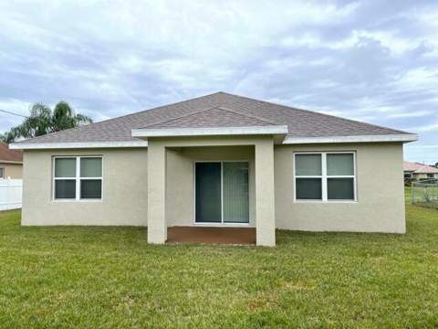 1537 SW Meridian Avenue, Port St. Lucie FL - photo 7 of 23