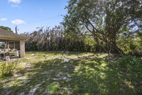 609 NW Cardinal Drive, Port St. Lucie FL - photo 7 of 10