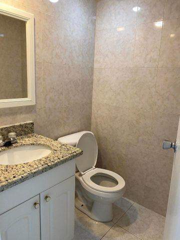259 Saxony F #259, Delray Beach FL - photo 8 of 42