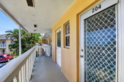 2111 NE 1st Court #204, Boynton Beach FL - photo 6 of 40