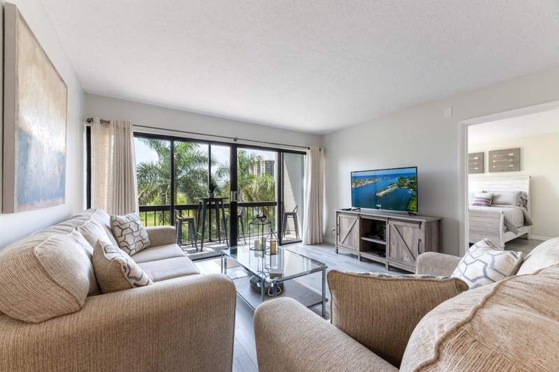 2 bedroom Condominium at 3050 Presidential Way #305, Lands Of The President Condo 8, West Palm Beach — photo 3