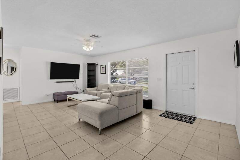 2 bedroom Single Family Residence at 1549 SE Minorca Avenue, South Port St Lucie Unit 5, Port St. Lucie — photo 5
