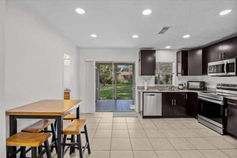 1549 SE Minorca Avenue, Port St. Lucie FL - photo 9 of 36