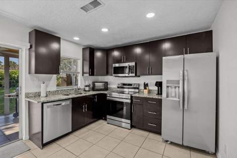 1549 SE Minorca Avenue, Port St. Lucie FL - photo 11 of 36