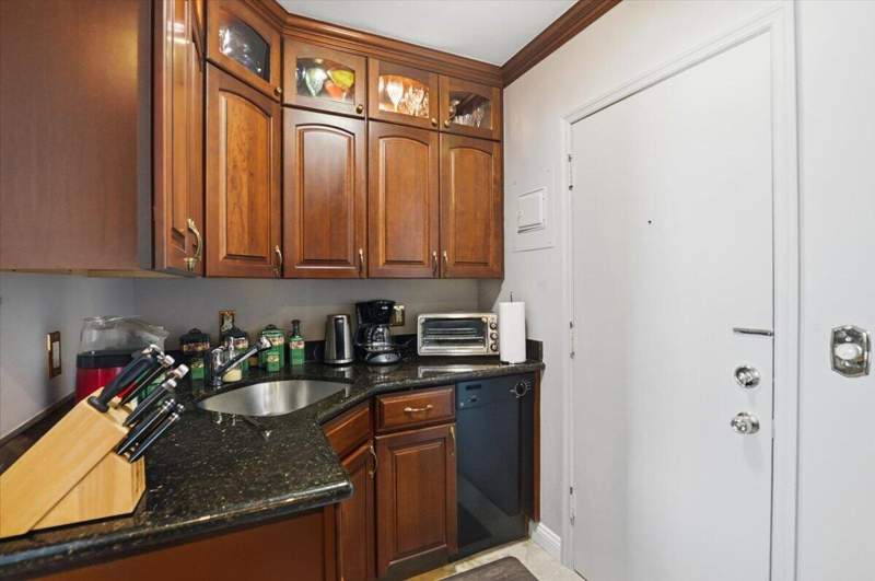 1 bedroom Stock Cooperative at 6261 NE 19th Avenue #1229, Georgian Court Apts North Co-Op, Fort Lauderdale — photo 3